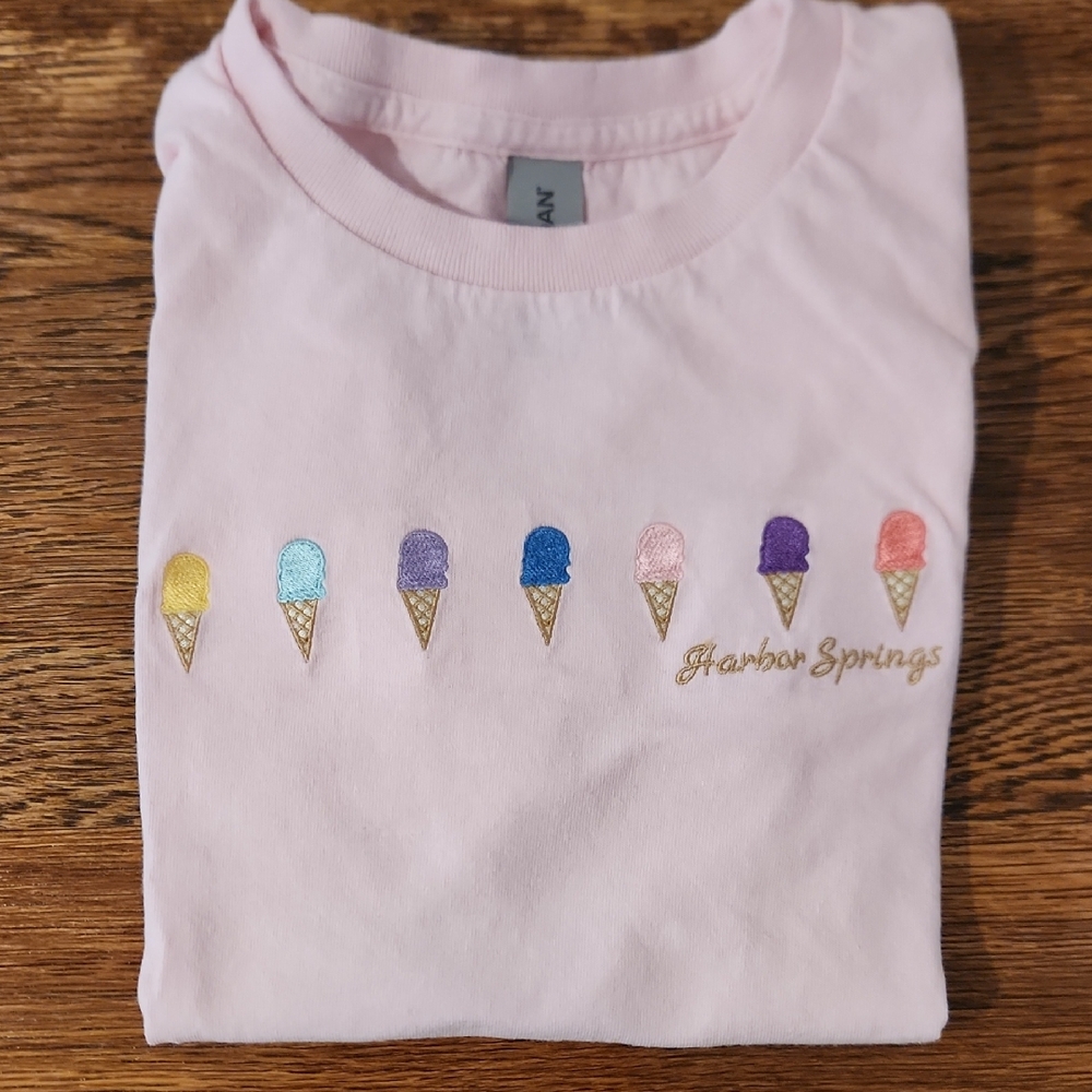 Gildan Kids Tee in Soft Pink with Colorful Ice Creams And Harbor Springs